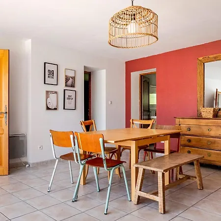 La Romana Pour 12 Personnes Avec Piscine Privée à Nîmes